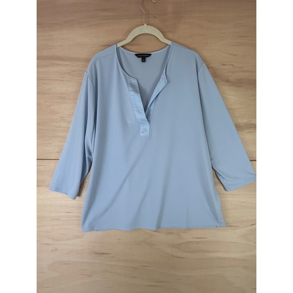 Banana Republic Womens XL Light Blue Split Neck 3/4 Sleeve Blouse Top 1826408